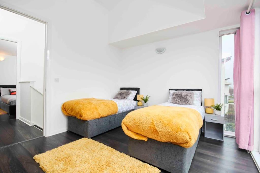 Dellehomes- Free Parking, Wfh, Family-Friendly แมนเชสเตอร์ ภายนอก รูปภาพ