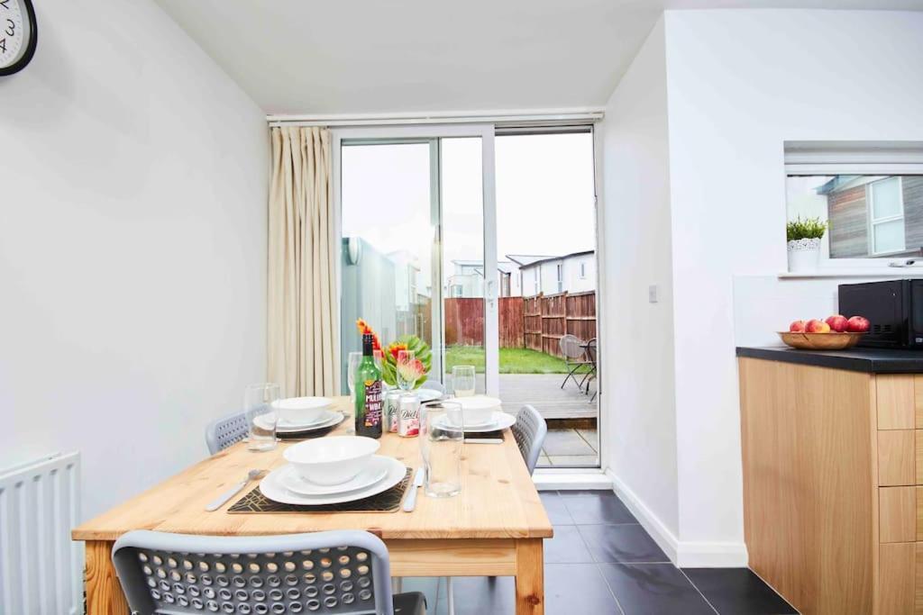 Dellehomes- Free Parking, Wfh, Family-Friendly แมนเชสเตอร์ ภายนอก รูปภาพ