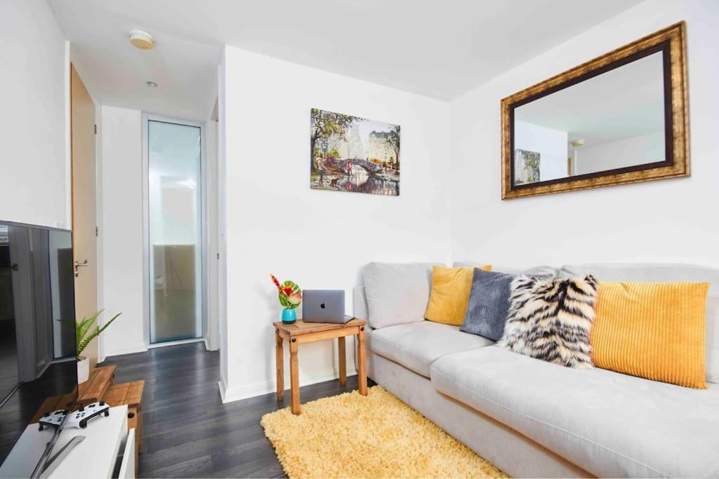 Dellehomes- Free Parking, Wfh, Family-Friendly แมนเชสเตอร์ ภายนอก รูปภาพ
